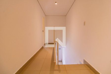 Escada de casa para alugar com 2 quartos, 150m² em Planalto Paulista, São Paulo