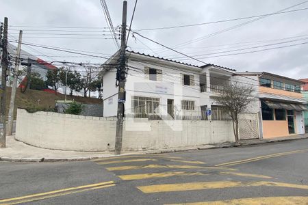 Casa à venda com 240m², 4 quartos e 3 vagasFachada