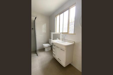 Casa à venda com 240m², 4 quartos e 3 vagasBanheiro 2