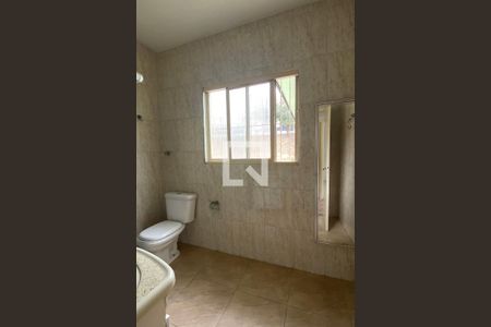 Casa à venda com 240m², 4 quartos e 3 vagasBanheiro 1