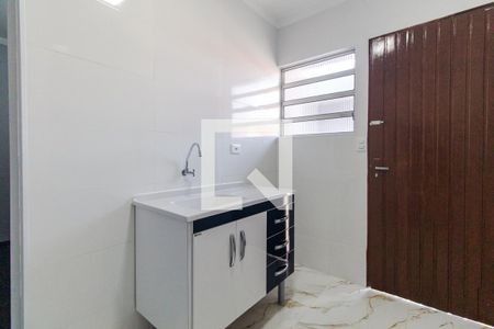 Cozinha de casa para alugar com 1 quarto, 20m² em Chácara Seis de Outubro, São Paulo