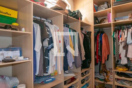 Casa de condomínio para alugar com 16m², 6 quartos e 5 vagasCloset da Suíte master