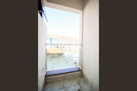 Casa à venda com 98m², 3 quartos e 2 vagas Casa à venda com 98m², 3 quartos e 2 vagasVaranda