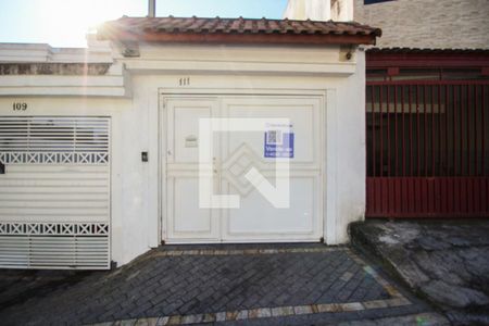 Casa à venda com 98m², 3 quartos e 2 vagas Casa à venda com 98m², 3 quartos e 2 vagasFachada
