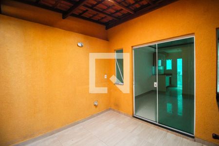 Casa à venda com 98m², 3 quartos e 2 vagas Casa à venda com 98m², 3 quartos e 2 vagasChurrasqueira