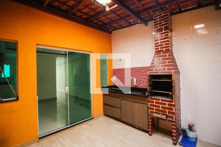 Casa à venda com 98m², 3 quartos e 2 vagas Casa à venda com 98m², 3 quartos e 2 vagasChurrasqueira