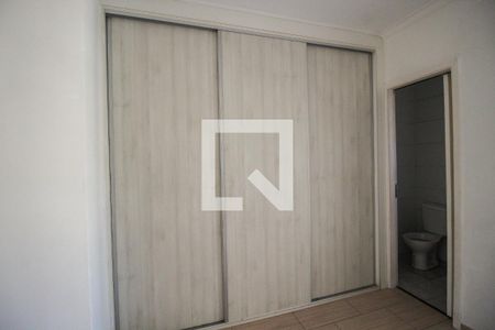 Casa à venda com 98m², 3 quartos e 2 vagas Casa à venda com 98m², 3 quartos e 2 vagasDetalhe Suíte