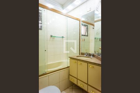 Banheiro Social de apartamento à venda com 3 quartos, 116m² em Vila Bertioga, São Paulo