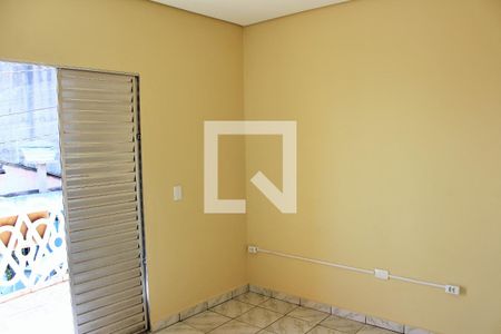 Quarto de casa para alugar com 2 quartos, 42m² em Jardim dos Ipês, Itaquaquecetuba