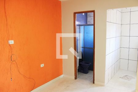 Sala de casa para alugar com 2 quartos, 42m² em Jardim dos Ipês, Itaquaquecetuba