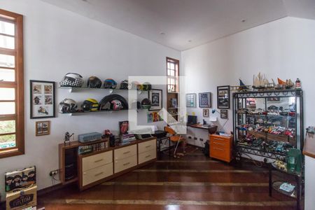 Casa de condomínio à venda com 350m², 5 quartos e sem vagaEscritório