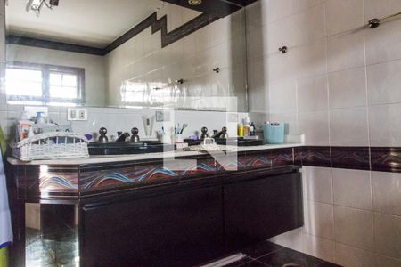 Casa de condomínio à venda com 350m², 5 quartos e sem vagaBanheiro da Suíte