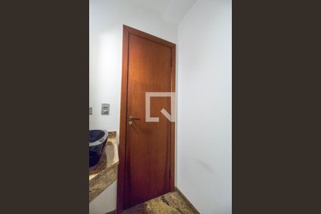 Casa de condomínio à venda com 350m², 5 quartos e sem vagaLavabo