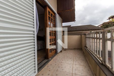 Casa de condomínio à venda com 350m², 5 quartos e sem vagavaranda