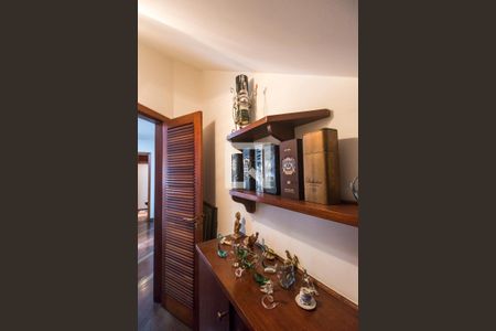 Casa de condomínio à venda com 350m², 5 quartos e sem vagaAdega