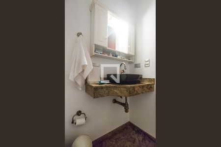 Casa de condomínio à venda com 350m², 5 quartos e sem vagaLavabo