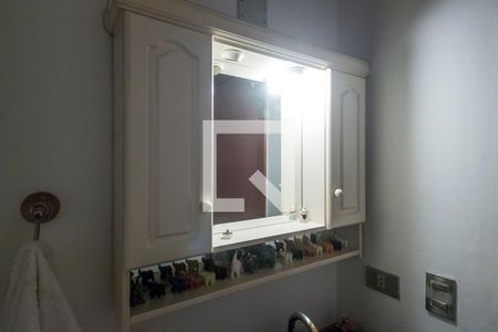 Casa de condomínio à venda com 350m², 5 quartos e sem vagaDetalhe banheiro