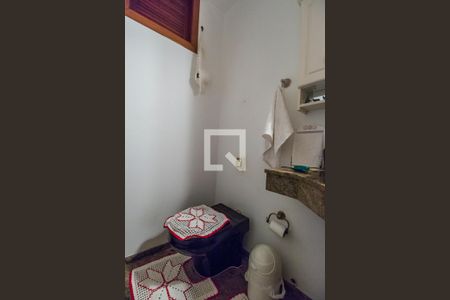 Casa de condomínio à venda com 350m², 5 quartos e sem vagaLavabo