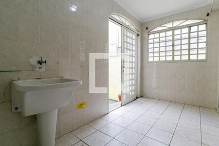 Casa para alugar com 250m², 2 quartos e 2 vagasÁrea de serviço