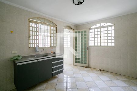 Casa para alugar com 250m², 2 quartos e 2 vagasCozinha