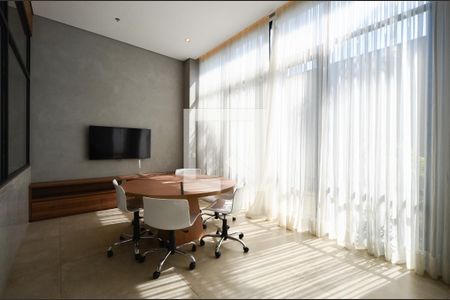 Studio para alugar com 27m², 1 quarto e sem vaga Studio para alugar com 27m², 1 quarto e sem vagaSala de Reuniões