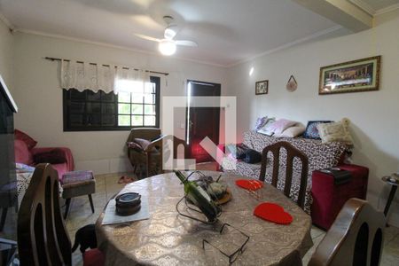 Sala de Estar de casa à venda com 4 quartos, 300m² em Mato Grande, Canoas