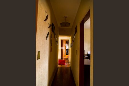 Casa à venda com 300m², 5 quartos e 5 vagasCorredor