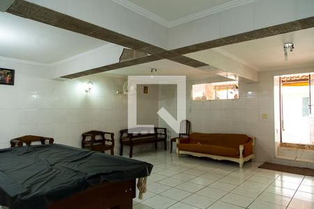 Casa à venda com 300m², 5 quartos e 5 vagasSalão