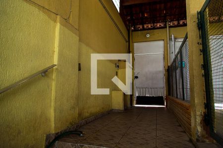 Casa à venda com 300m², 5 quartos e 5 vagasCorredor