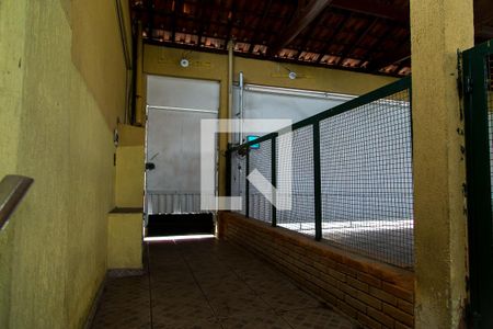 Casa à venda com 300m², 5 quartos e 5 vagasCorredor