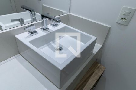 Apartamento à venda com 61m², 2 quartos e 1 vaga Apartamento à venda com 61m², 2 quartos e 1 vagaBanheiro