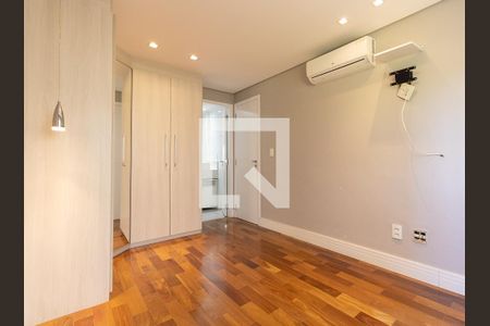 Suíte  de apartamento à venda com 2 quartos, 61m² em Vila Isa, São Paulo