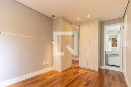 Suíte  de apartamento à venda com 2 quartos, 61m² em Vila Isa, São Paulo