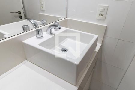 Apartamento à venda com 61m², 2 quartos e 1 vaga Apartamento à venda com 61m², 2 quartos e 1 vagaSuíte banheiro