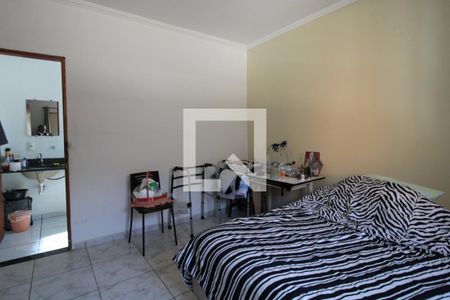 Casa à venda com 154m², 4 quartos e 3 vagasQuarto 4 (suíte)