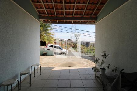 Casa à venda com 154m², 4 quartos e 3 vagasGaragem e Jardim