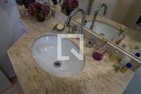 Apartamento à venda com 120m², 3 quartos e 2 vagasBanheiro da Suíte 1