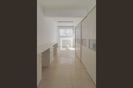 Apartamento à venda com 240m², 4 quartos e 4 vagasQuarto 4