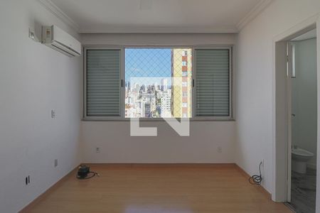 Apartamento à venda com 240m², 4 quartos e 4 vagasQuarto Suíte