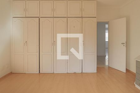 Apartamento à venda com 240m², 4 quartos e 4 vagasQuarto 2