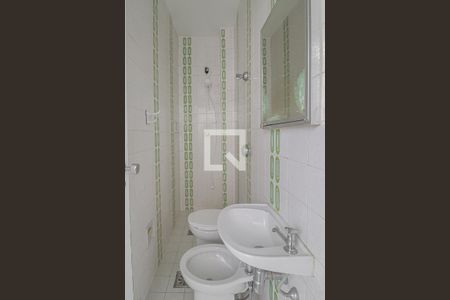 Apartamento à venda com 240m², 4 quartos e 4 vagasBanheiro de Serviço