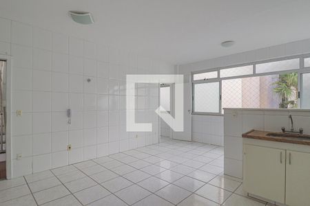 Apartamento à venda com 240m², 4 quartos e 4 vagasCozinha e Área de Serviço