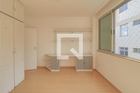 Apartamento à venda com 240m², 4 quartos e 4 vagasQuarto 2