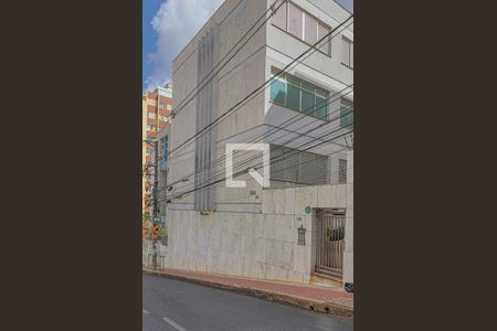 Apartamento à venda com 240m², 4 quartos e 4 vagasFachada