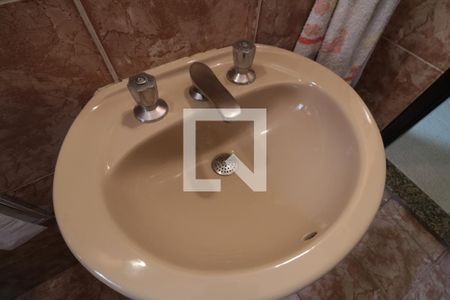 Casa para alugar com 400m², 5 quartos e 5 vagasBanheiro 1 - pia