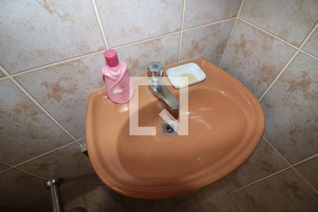 Casa para alugar com 400m², 5 quartos e 5 vagasBanheiro de Serviço - pia