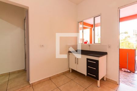Cozinha de casa para alugar com 1 quarto, 30m² em Santa Maria, Osasco