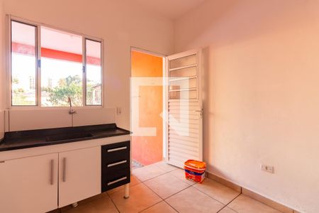 Cozinha de casa para alugar com 1 quarto, 30m² em Santa Maria, Osasco