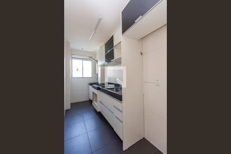 Cozinha  de apartamento à venda com 2 quartos, 49m² em Morro Santana, Porto Alegre