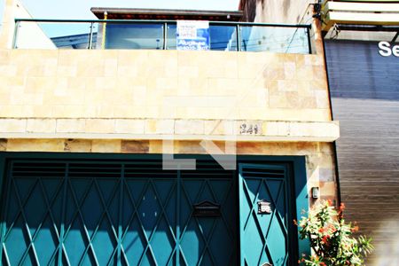 Casa para alugar com 250m², 4 quartos e 2 vagasFachada